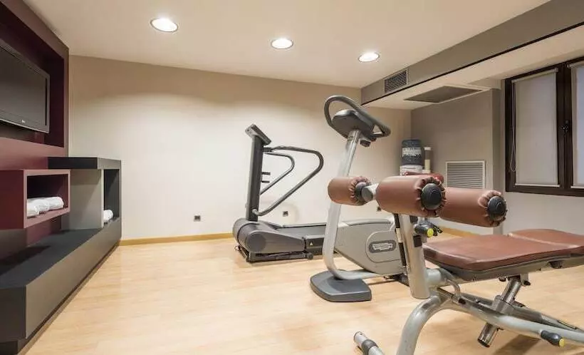 Fotos del hotel Ilunion Almirante:  17