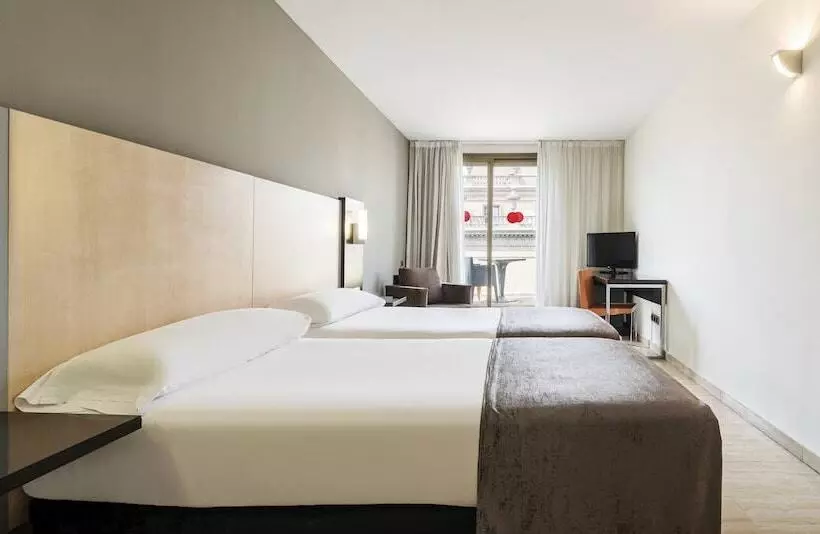 Fotos del hotel Ilunion Almirante:  4