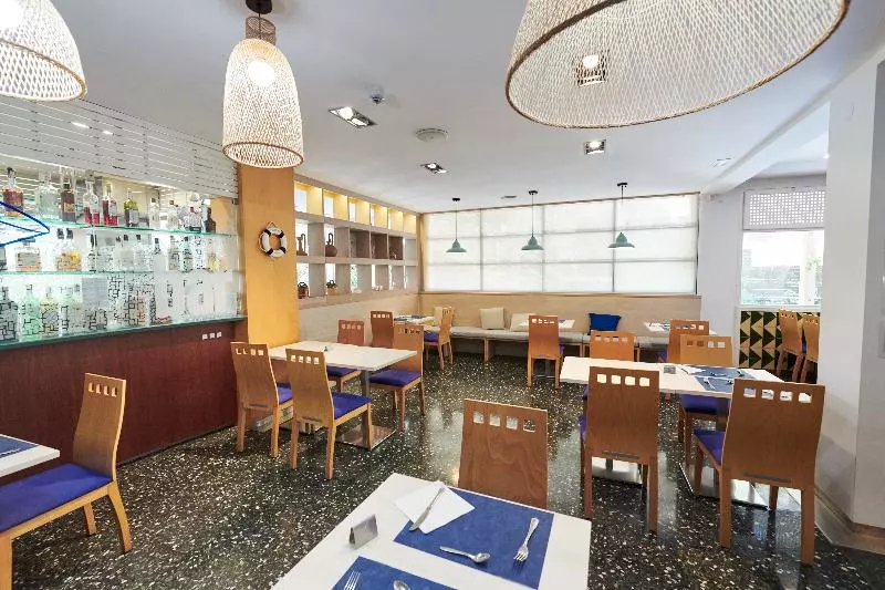 Fotos del hotel Checkin Blanes:  11