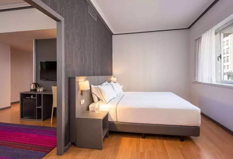 Fotos del hotel Madrid Plaza De España Affiliated By Meliá:  3