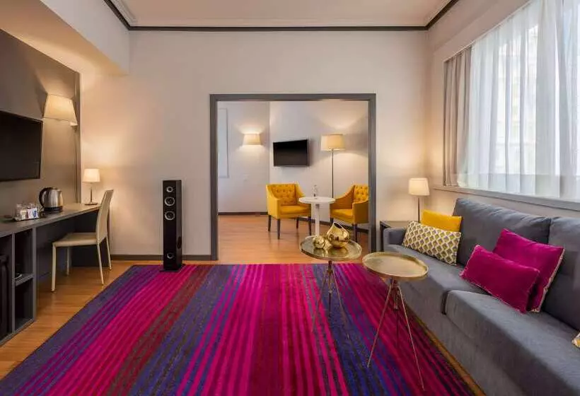 Fotos del hotel Madrid Plaza De España Affiliated By Meliá:  42