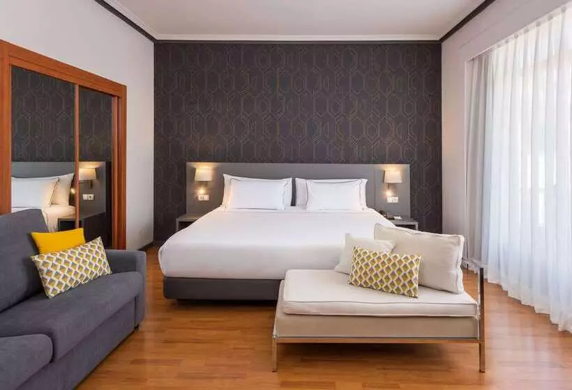 Fotos del hotel Madrid Plaza De España Affiliated By Meliá:  7