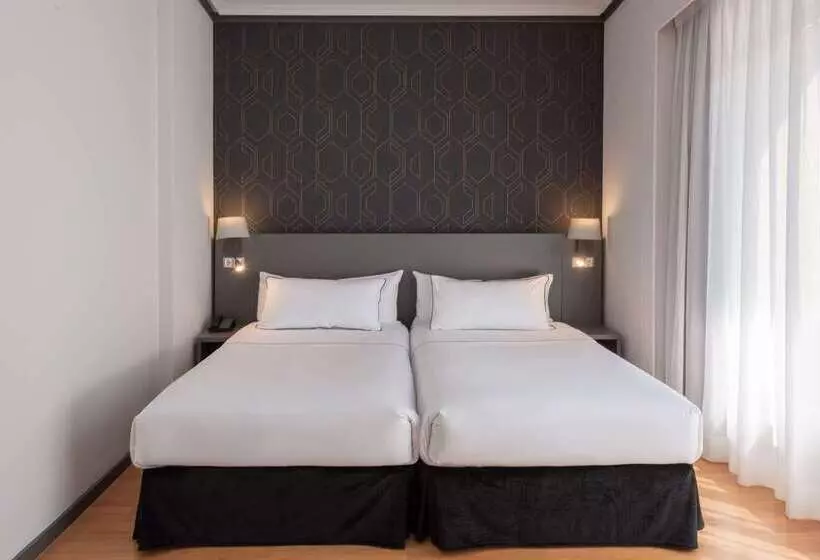 Fotos del hotel Madrid Plaza De España Affiliated By Meliá:  8