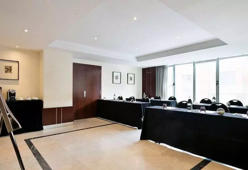 Fotos del hotel Madrid Plaza De España Affiliated By Meliá:  30