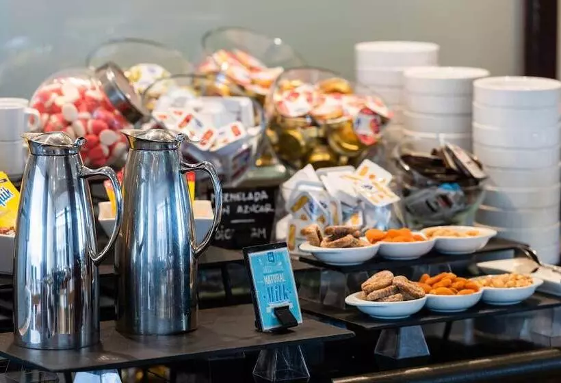 Fotos del hotel Madrid Plaza De España Affiliated By Meliá:  50