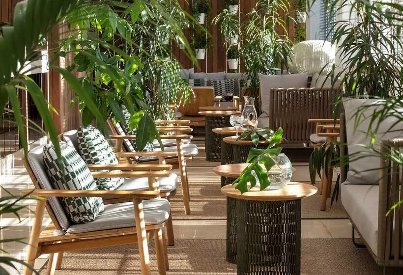 Fotos del hotel Me Madrid Reina Victoria By Meliá:  47