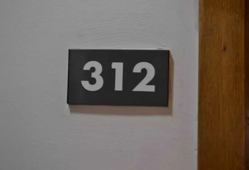 Fotos del hotel Hostal Cataluña:  12