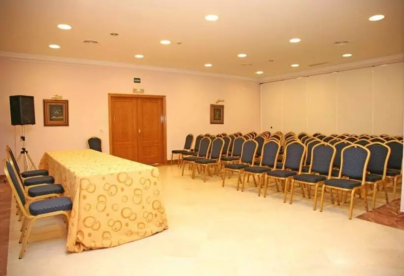 Fotos del hotel Peña De Arcos:  5