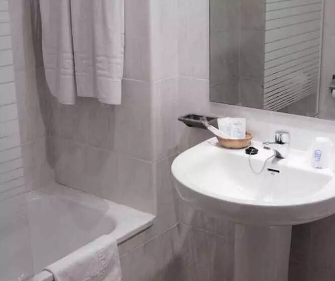 Fotos del hotel Peña De Arcos:  11