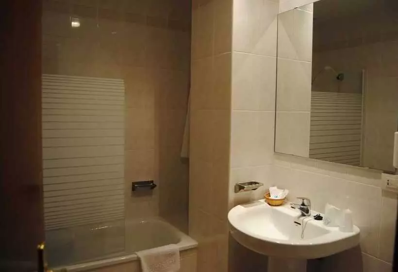 Fotos del hotel Peña De Arcos:  6