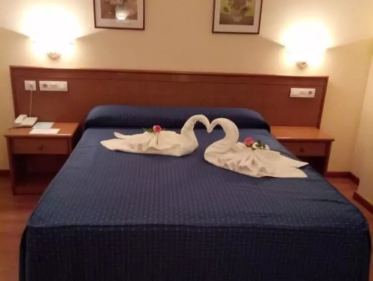 Fotos del hotel Peña De Arcos:  2