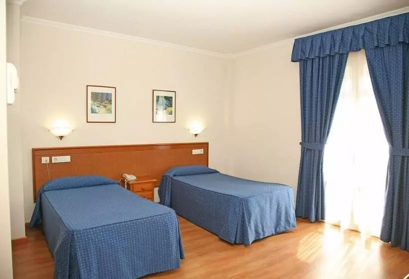 Fotos del hotel Peña De Arcos:  9