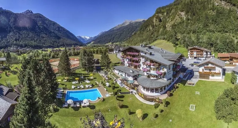 Fotos del hotel Alpenhotel Fernau:  20