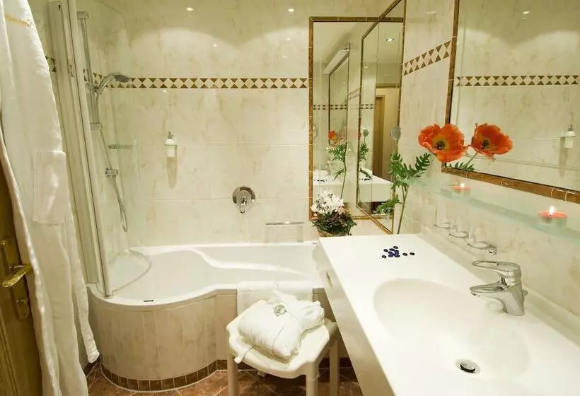 Fotos del hotel Alpenhotel Fernau:  23