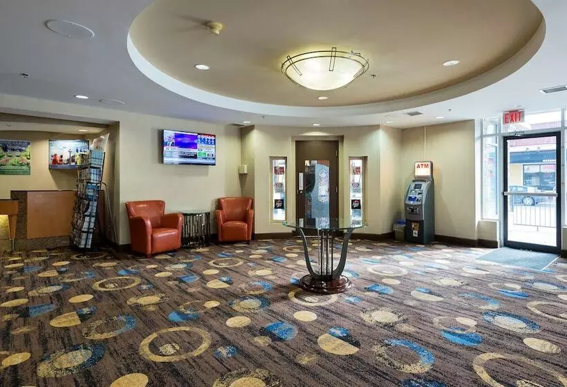 Fotos del hotel Howard Johnson Plaza By Wyndham By The Falls Niagara Falls:  9