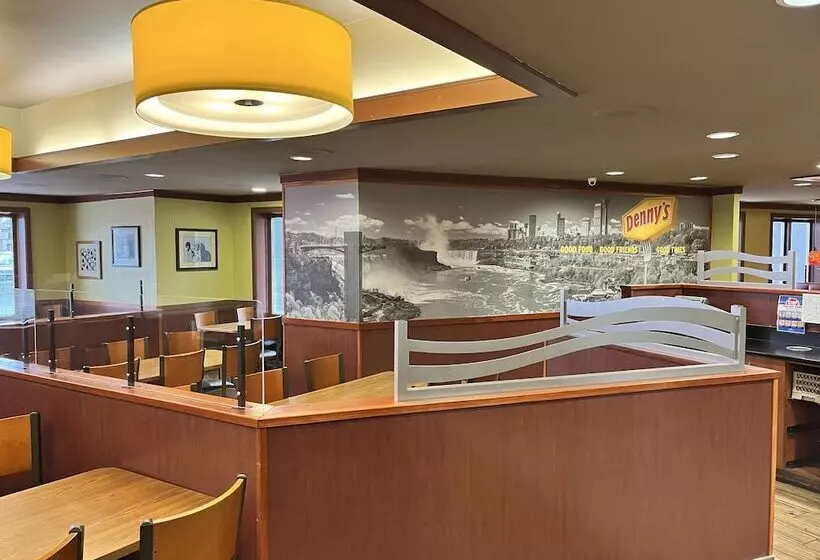 Fotos del hotel Howard Johnson Plaza By Wyndham By The Falls Niagara Falls:  13