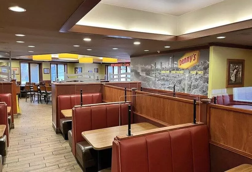 Fotos del hotel Howard Johnson Plaza By Wyndham By The Falls Niagara Falls:  4