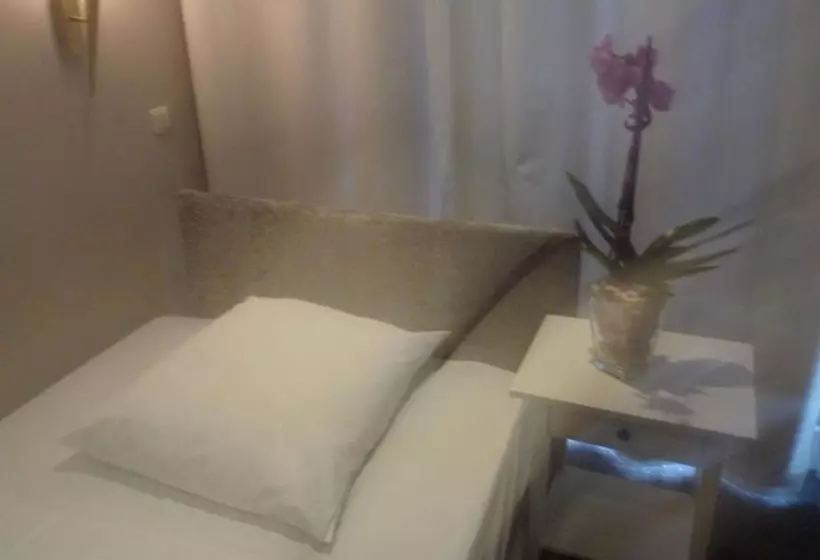 Fotos del hotel Commodore:  8