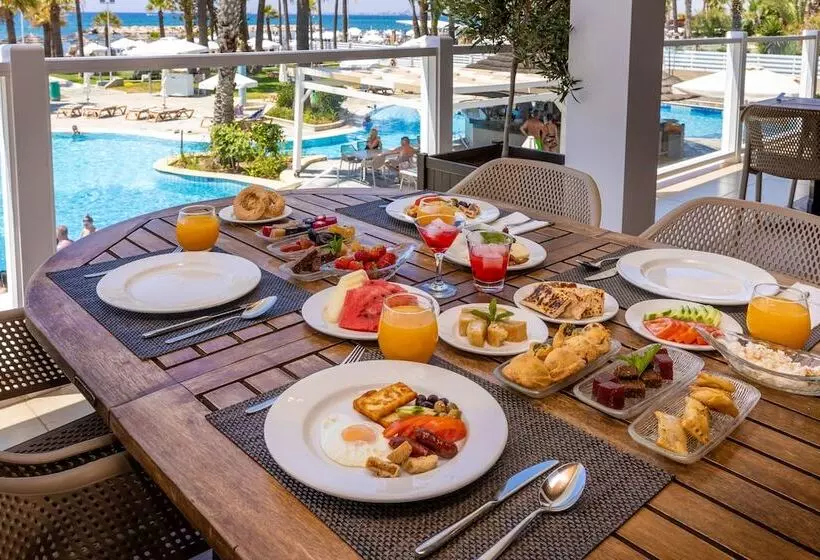 Fotos del hotel Golden Bay Beach:  16