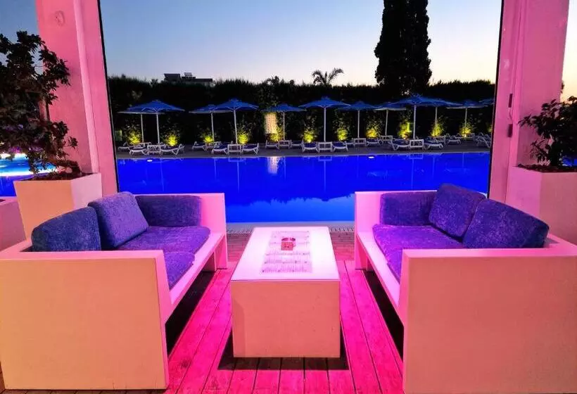 Fotos del hotel Sveltos:  11