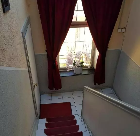 Fotos del hotel Drei Kronen:  16