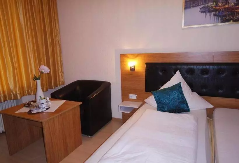 Fotos del hotel Drei Kronen:  8