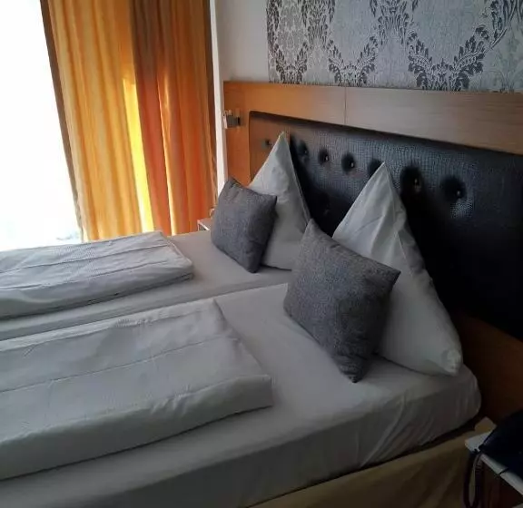 Fotos del hotel Drei Kronen:  17