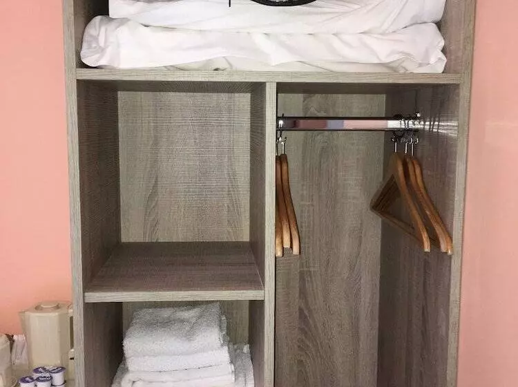 Fotos del hotel 19th Green Guesthouse:  24