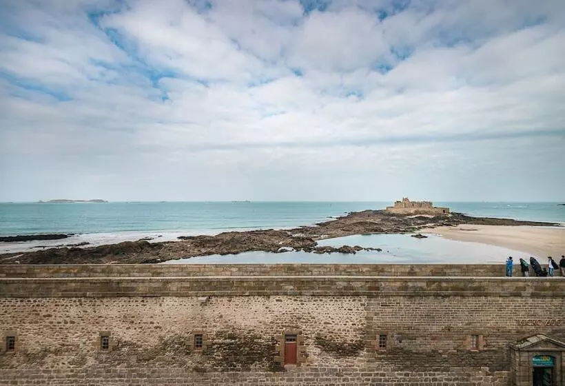 Fotos del hotel Hôtel De France Et Chateaubriand:  6