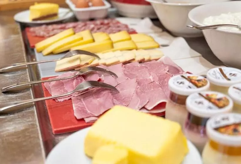 Fotos del hotel Hôtel Des Artistes:  4