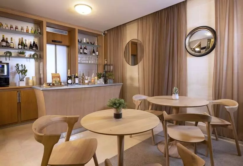 Fotos del hotel Hôtel De Banville:  3