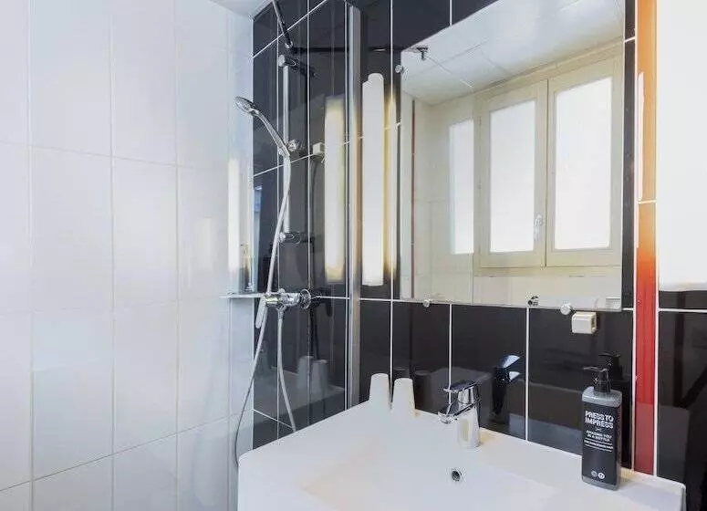 Fotos del hotel Ibis Styles Paris Pigalle Montmartre:  8
