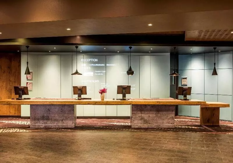 Fotos del hotel Ibis Paris Montmartre 18ème:  2