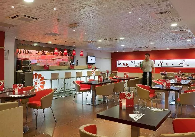 Fotos del hotel Ibis Paris Montmartre 18ème:  17