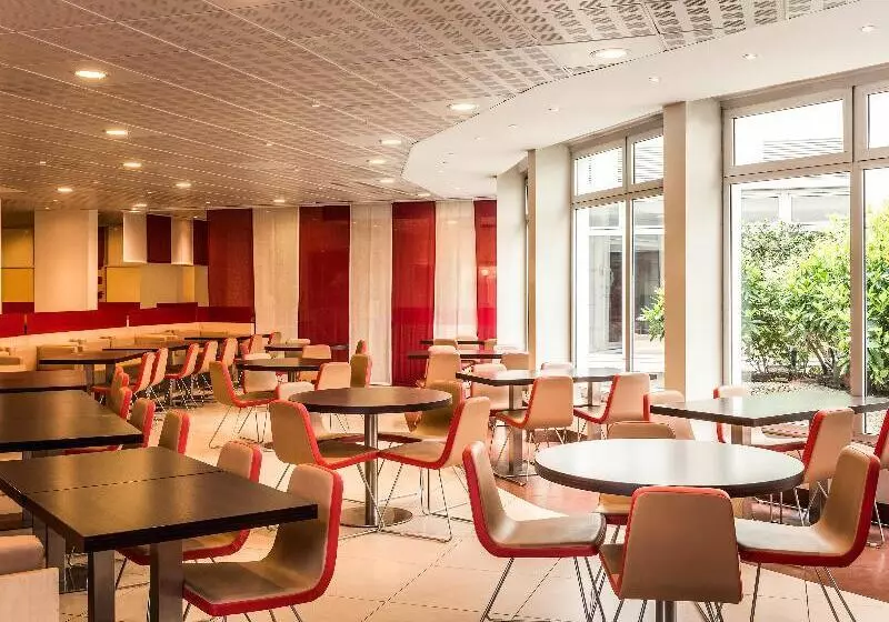 Fotos del hotel Ibis Paris Montmartre 18ème:  12