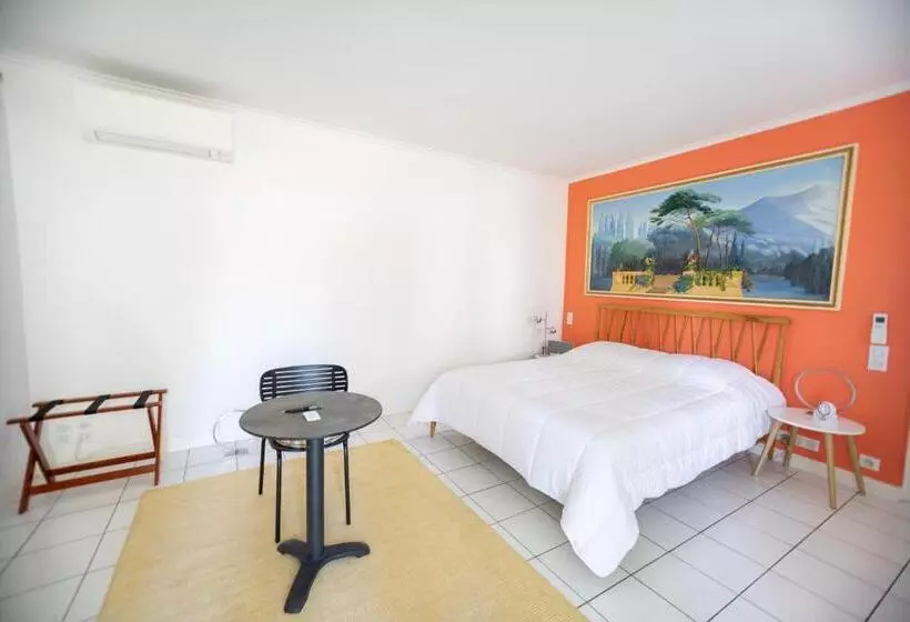 Fotos del hotel Les Frenes En Provence-château Zen:  8