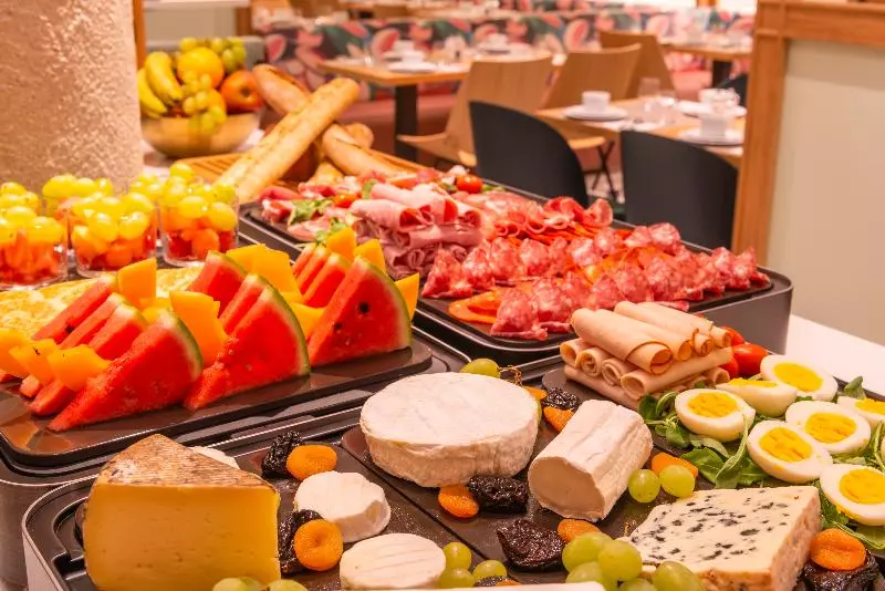 Fotos del hotel Yllen Eiffel:  6