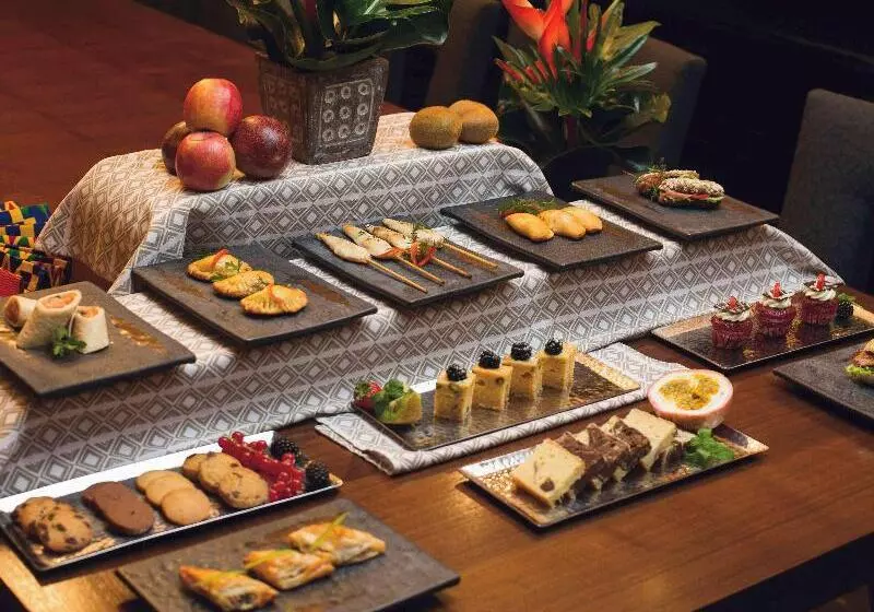 Fotos del hotel Mövenpick Ambassador Hotel Accra:  23