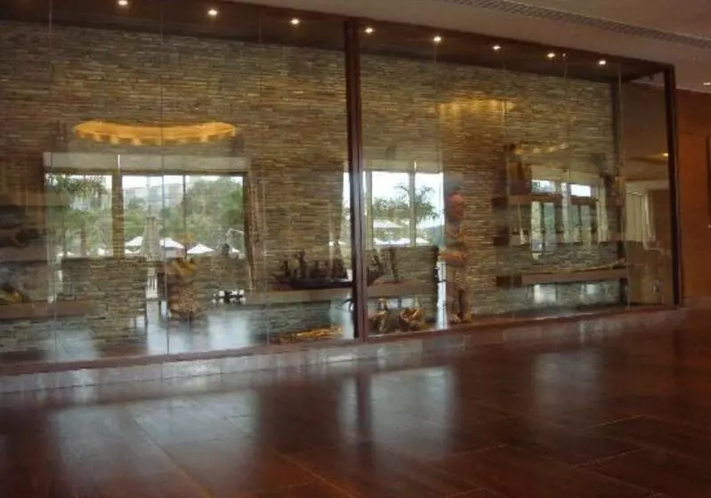 Fotos del hotel Mövenpick Ambassador Hotel Accra:  2