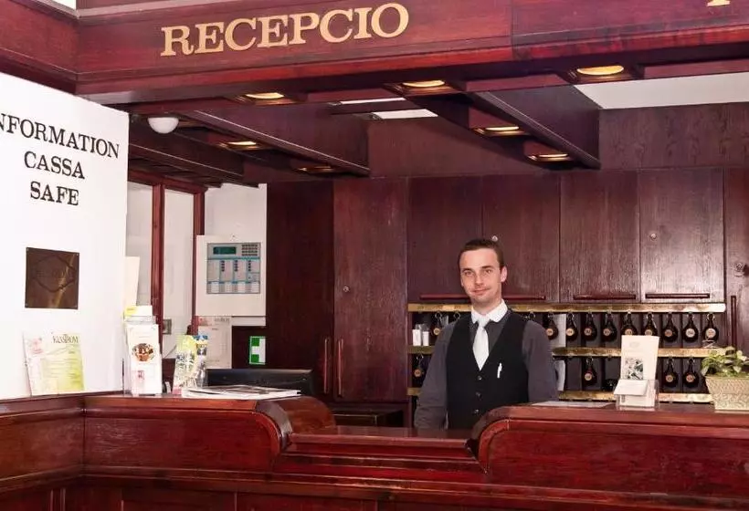 Fotos del hotel Klastrom:  13
