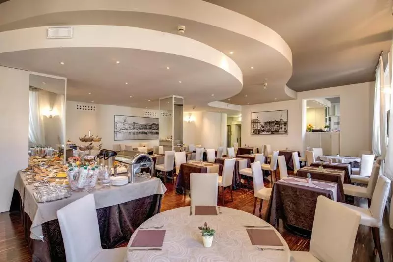 Fotos del hotel Albergo Firenze:  4