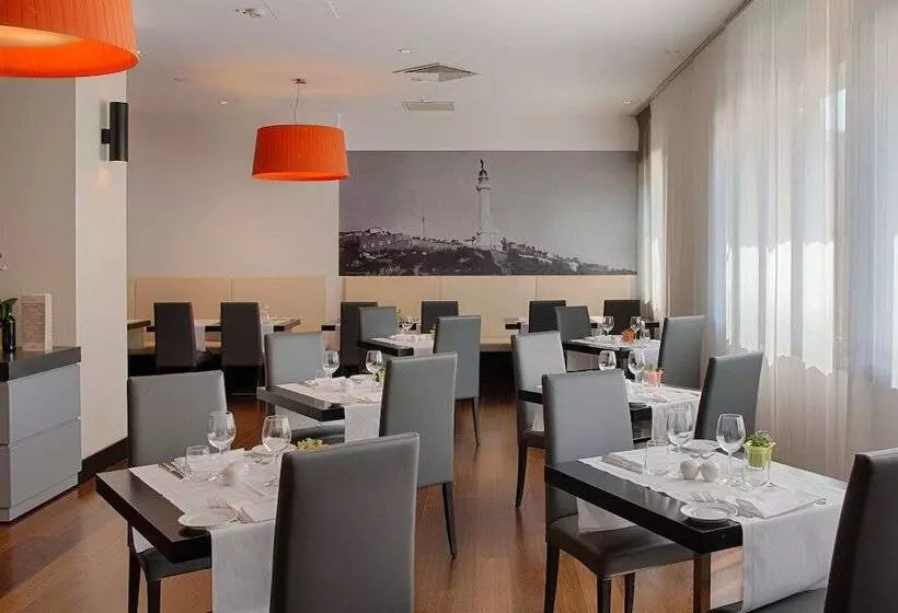 Fotos del hotel Nh Trieste:  52