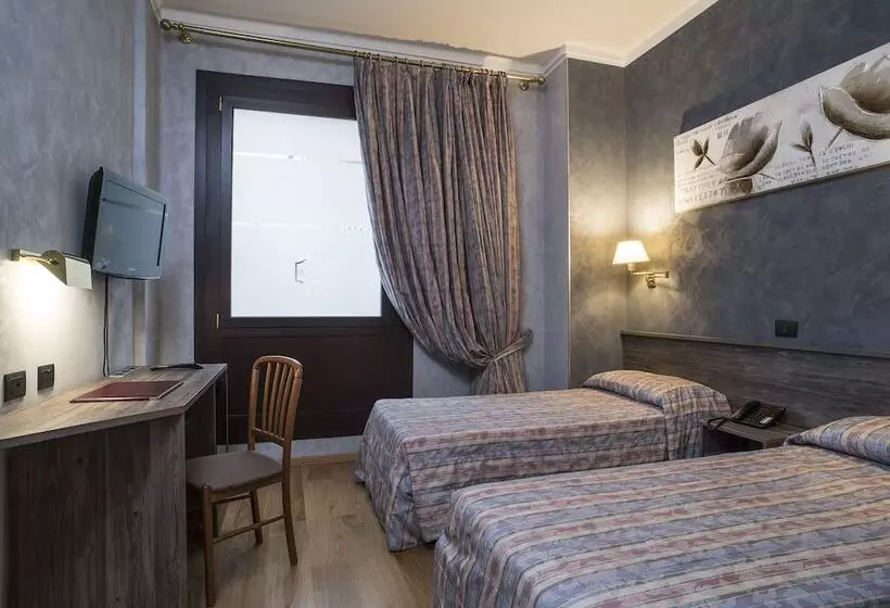 Fotos del hotel Plaza:  9