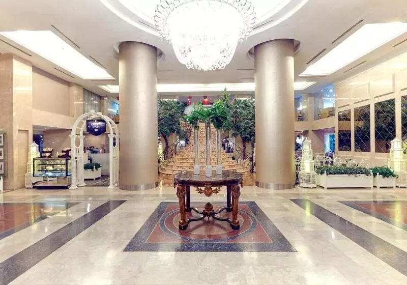 Fotos del hotel Garden Palace:  2