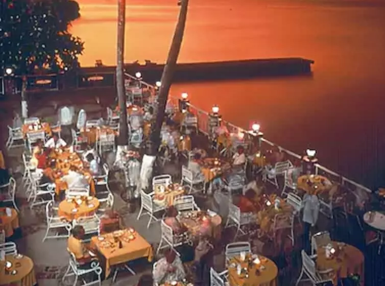 Shaw Park Beach  & Spa