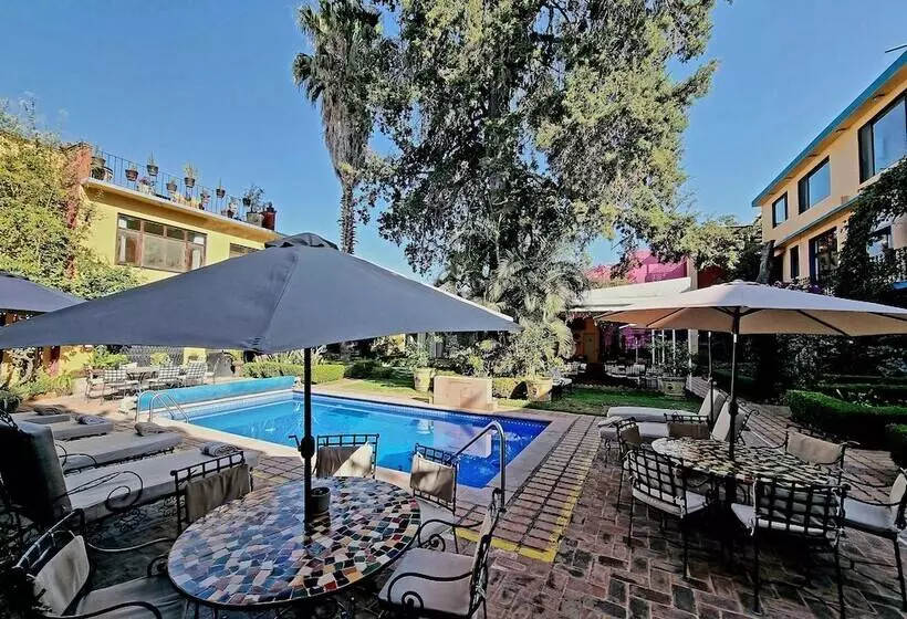 Hacienda De Las Flores