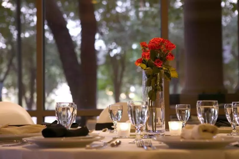 Fotos del hotel Sheraton Suites Market Center Dallas:  17