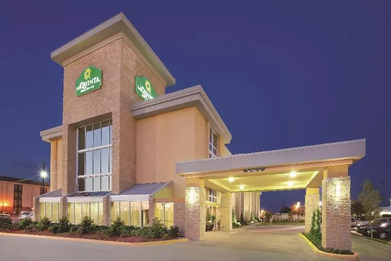 Fotos del hotel La Quinta Inn & Suites By Wyndham Dallas I35 Walnut Hill Ln:  8