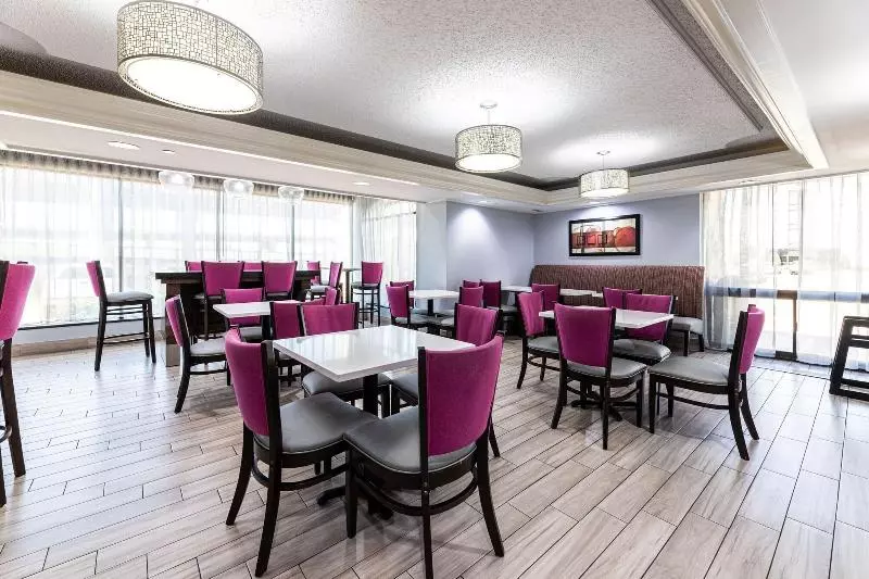 Fotos del hotel La Quinta Inn & Suites By Wyndham Dallas I35 Walnut Hill Ln:  10