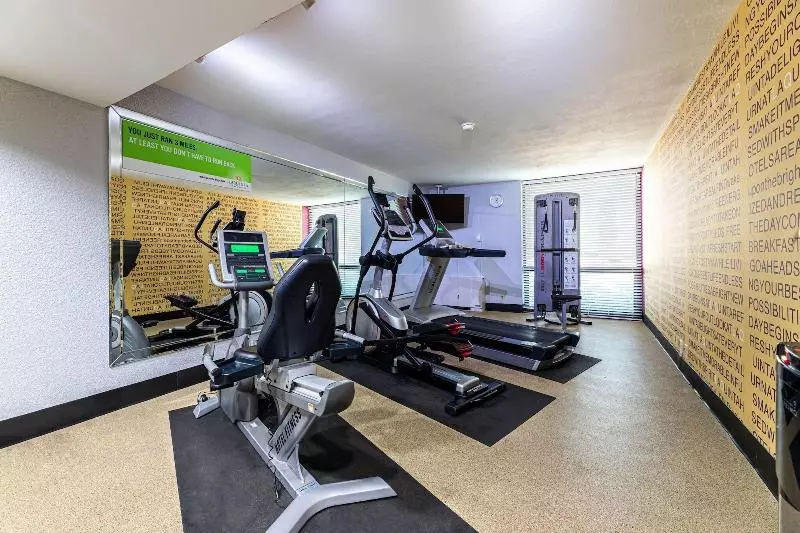 Fotos del hotel La Quinta Inn & Suites By Wyndham Dallas I35 Walnut Hill Ln:  6